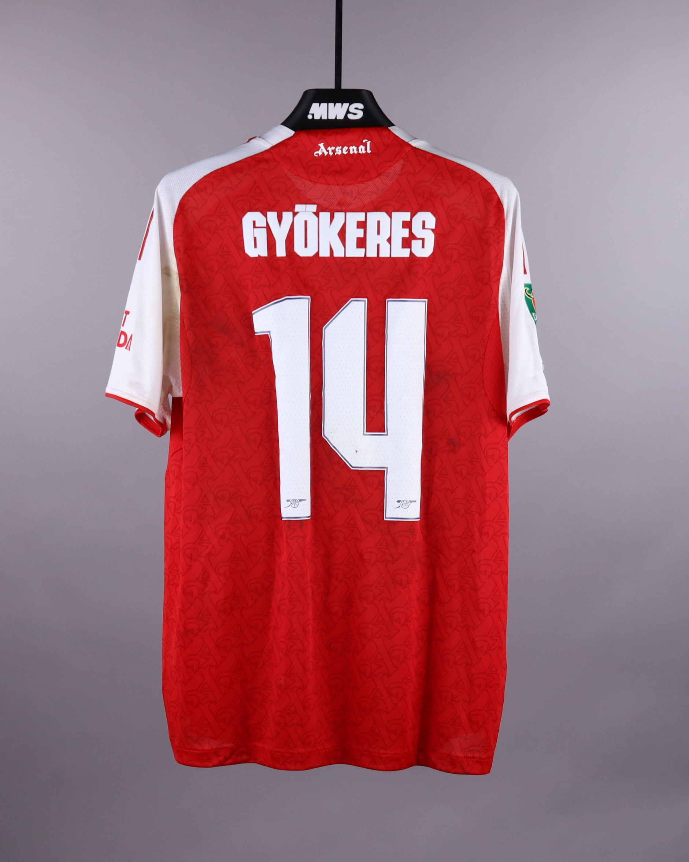 Viktor Gyökeres Arsenal shirt