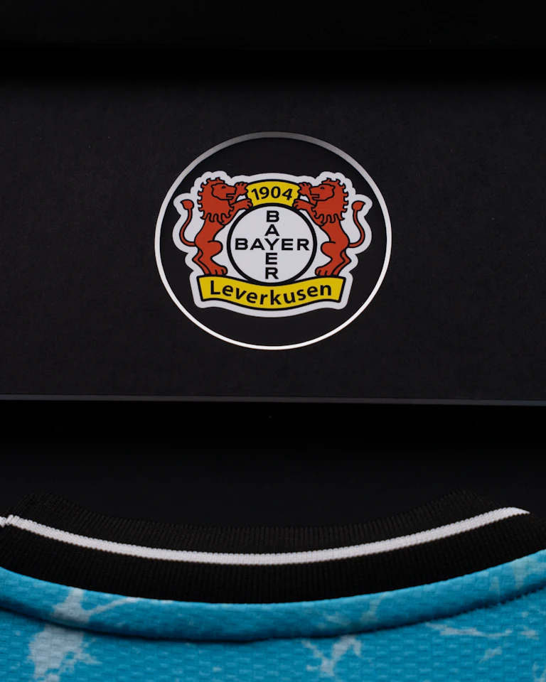 Framed Jeremie Frimpong Shirt | Bayer Leverkusen