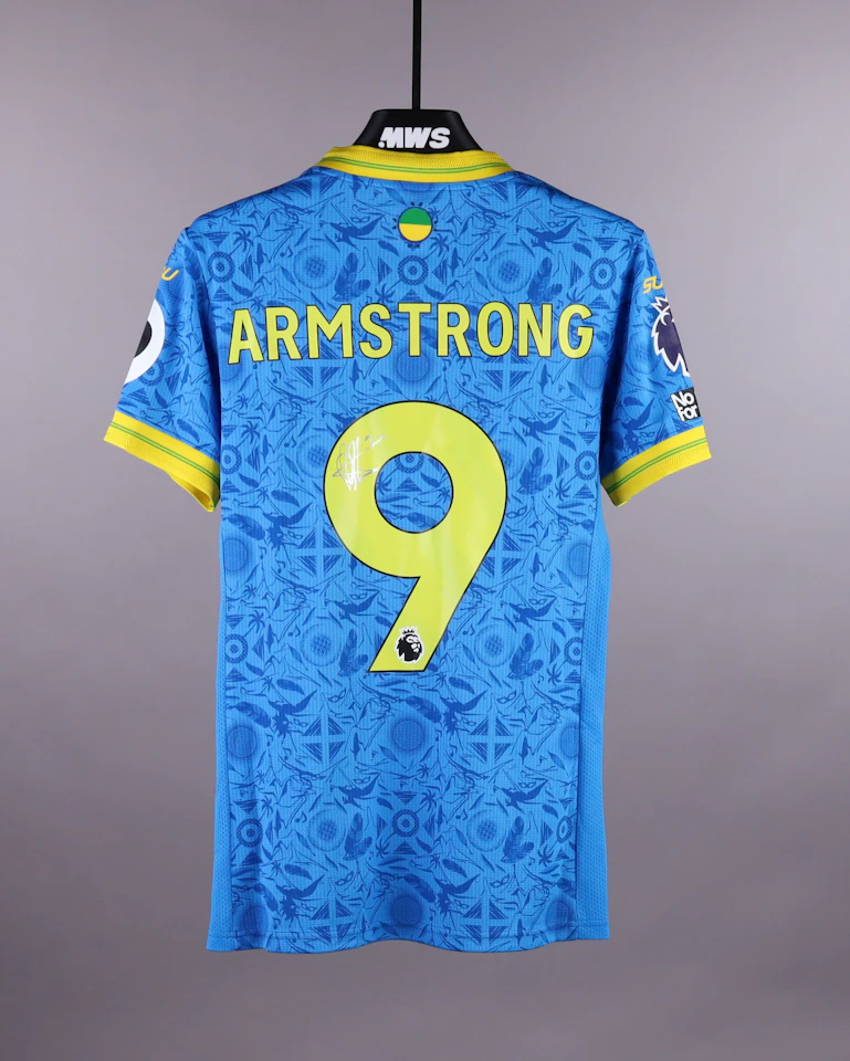 来自Wolverhampton Wanderers的Adam Armstrong球衣