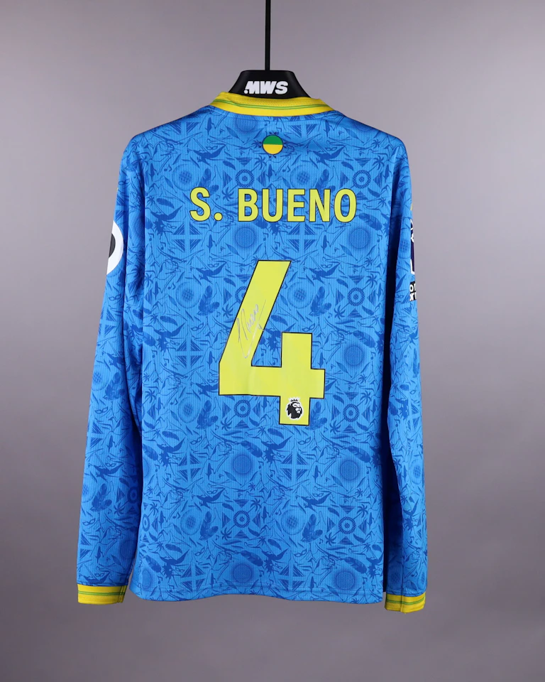 Santiago Bueno  Wolverhampton Wanderers shirt