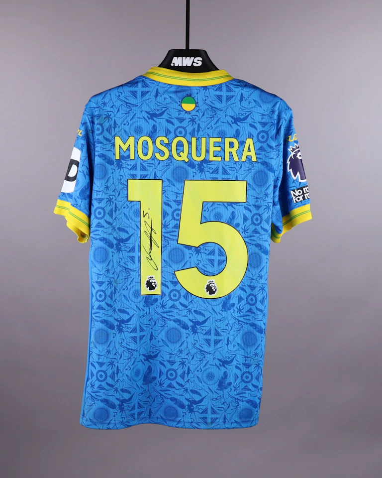 Yerson Mosquera Wolverhampton Wanderers のシャツ
