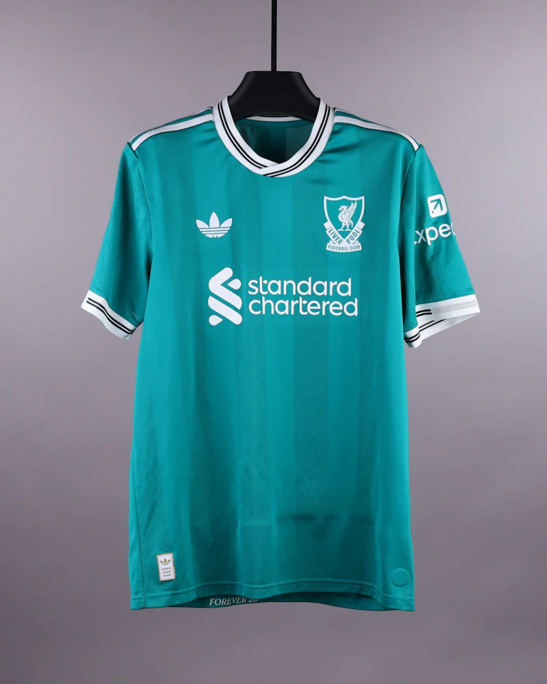 来自Liverpool的Ryan Gravenberch球衣