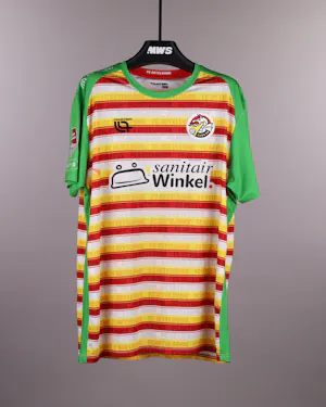 来自FC Den Bosch的Luc van Koeverden球衣