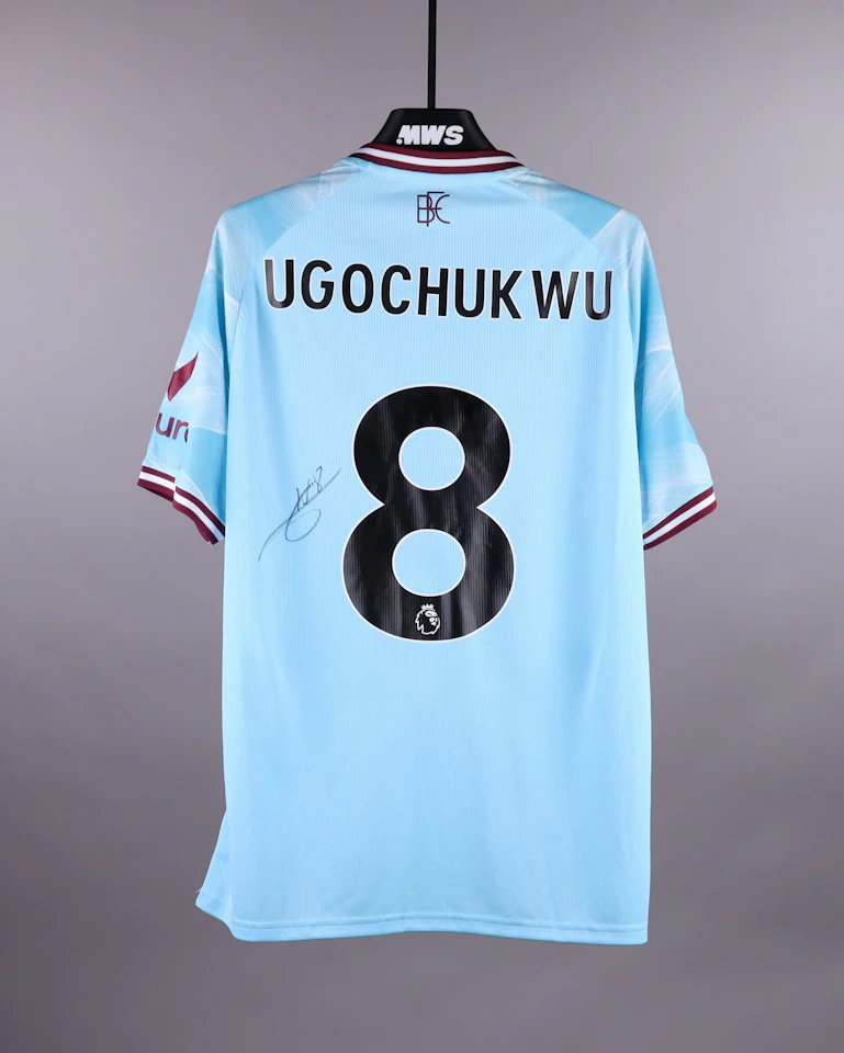 来自Burnley的Lesley Ugochukwu球衣