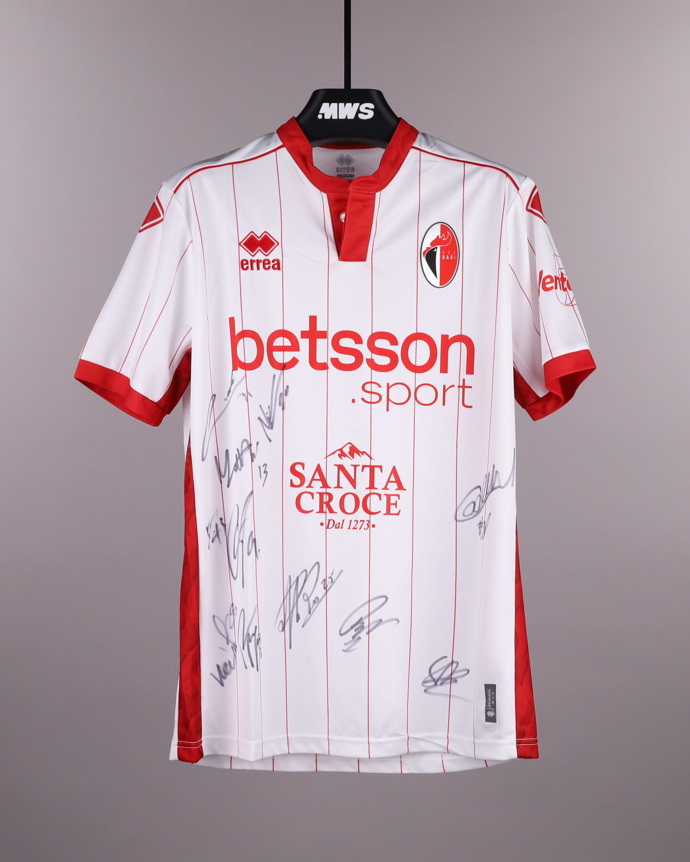 Squad Signed Shirt | S.S.C. Bari