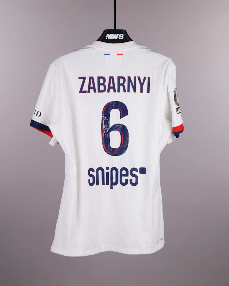 来自Paris Saint-Germain的Illia Zabarnyi球衣