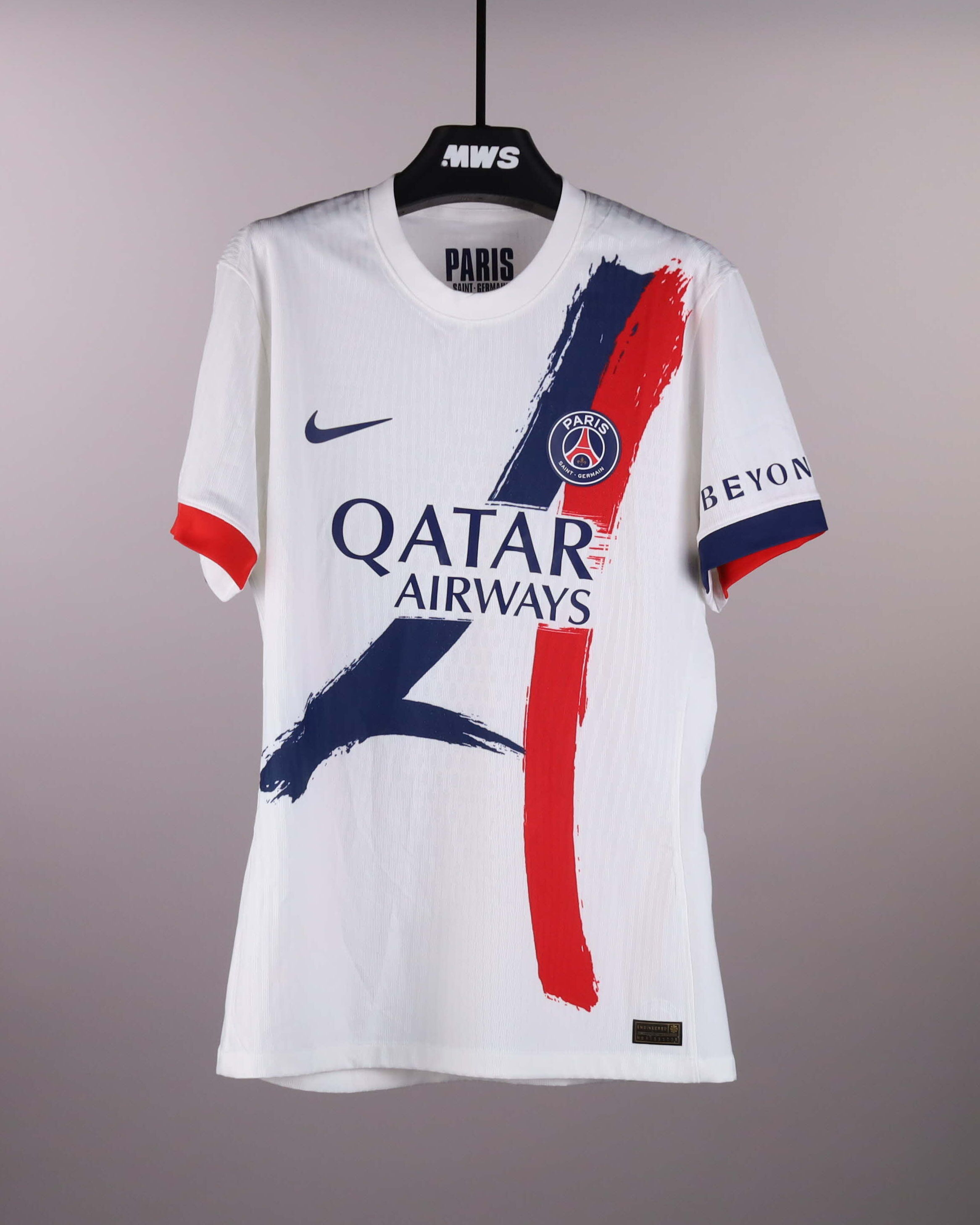 Lucas Hernández Paris Saint-Germain shirt