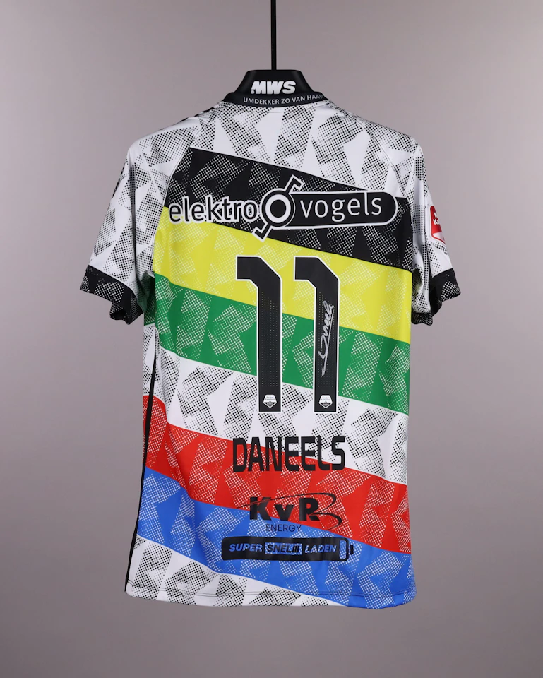 来自Helmond Sport的Lennerd Daneels球衣
