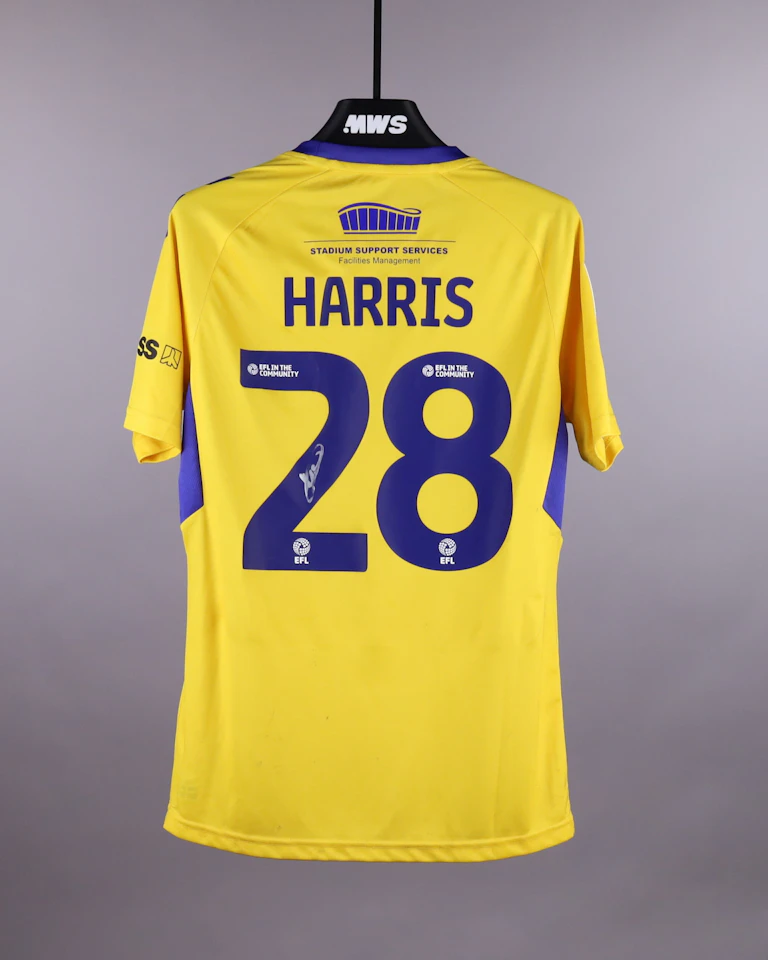 来自Wycombe Wanderers的Luke Harris球衣