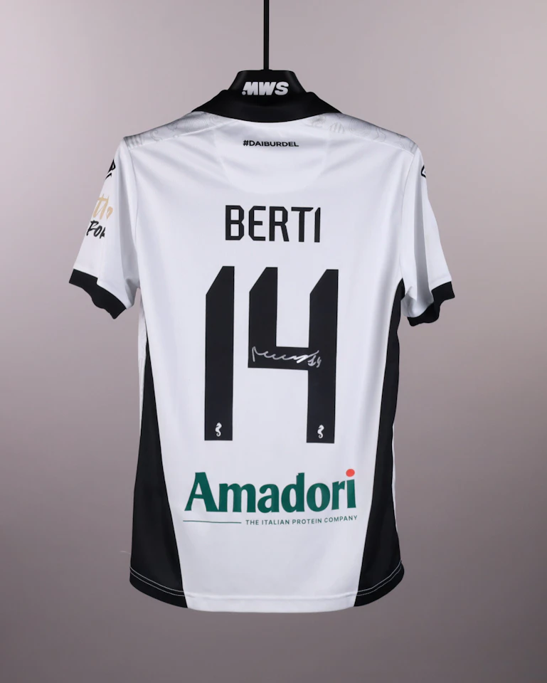 来自Cesena FC的Tommaso Berti球衣