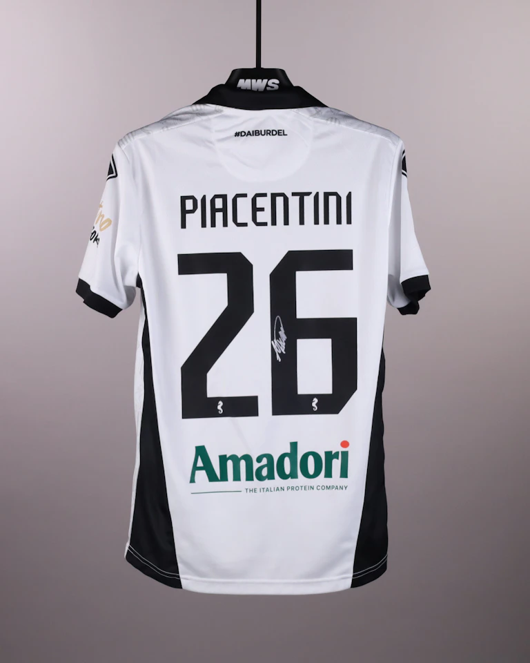 来自Cesena FC的Matteo Piacentini球衣