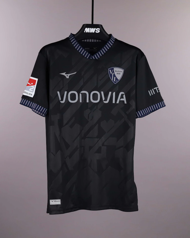 来自VfL Bochum 1848的Cajetan Benjamin Lenz球衣