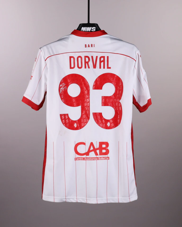 来自S.S.C. Bari的Emile Dorval球衣