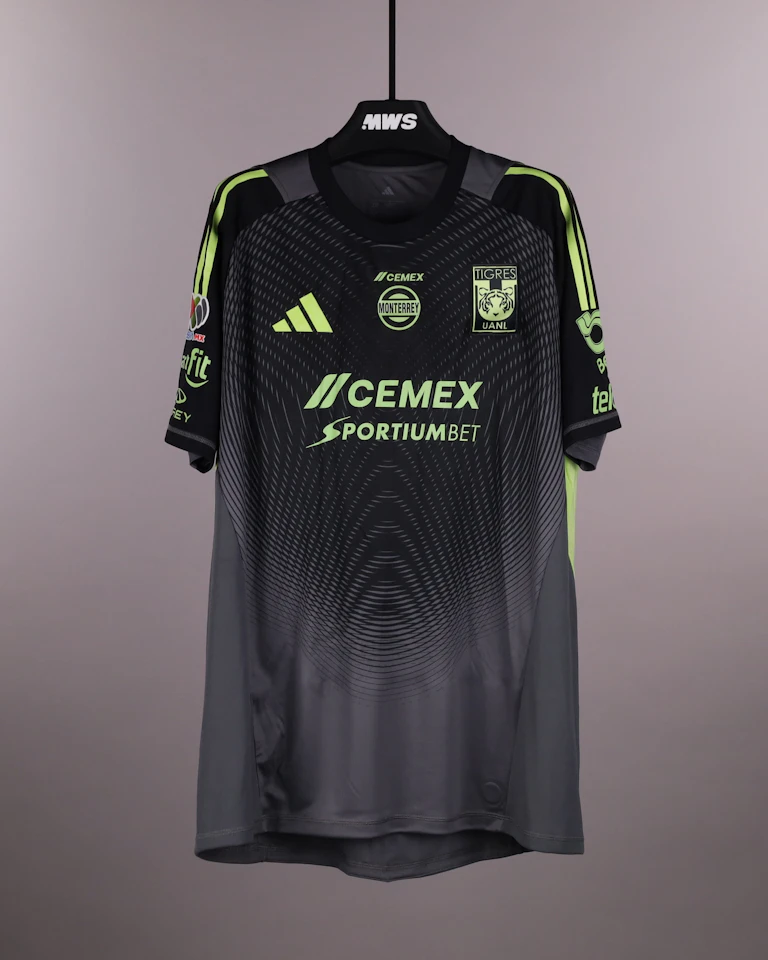 来自Tigres UANL的Nahuel Ignacio Guzmán球衣
