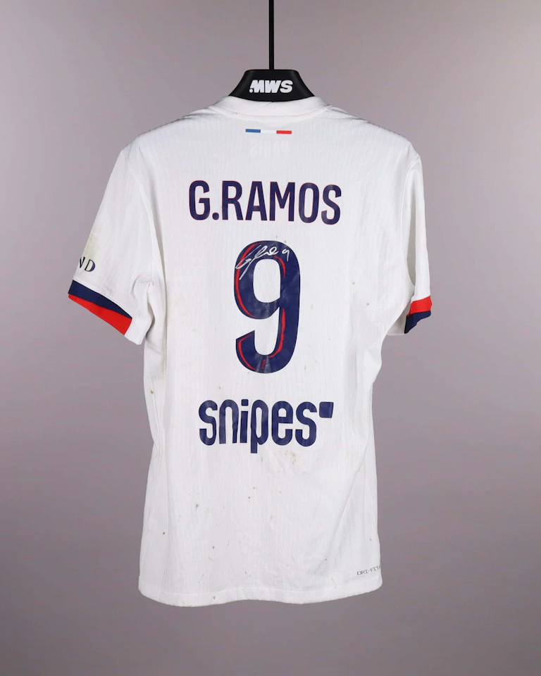 Gonçalo Ramos Paris Saint-Germain shirt