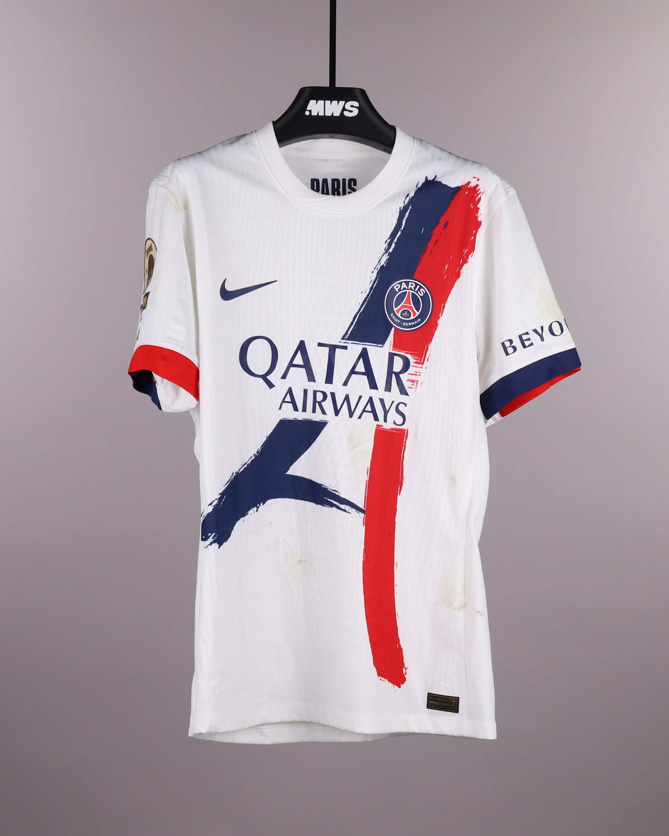 Gonçalo Ramos Paris Saint-Germain shirt