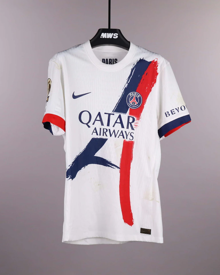 Gonçalo Ramos Paris Saint-Germain shirt