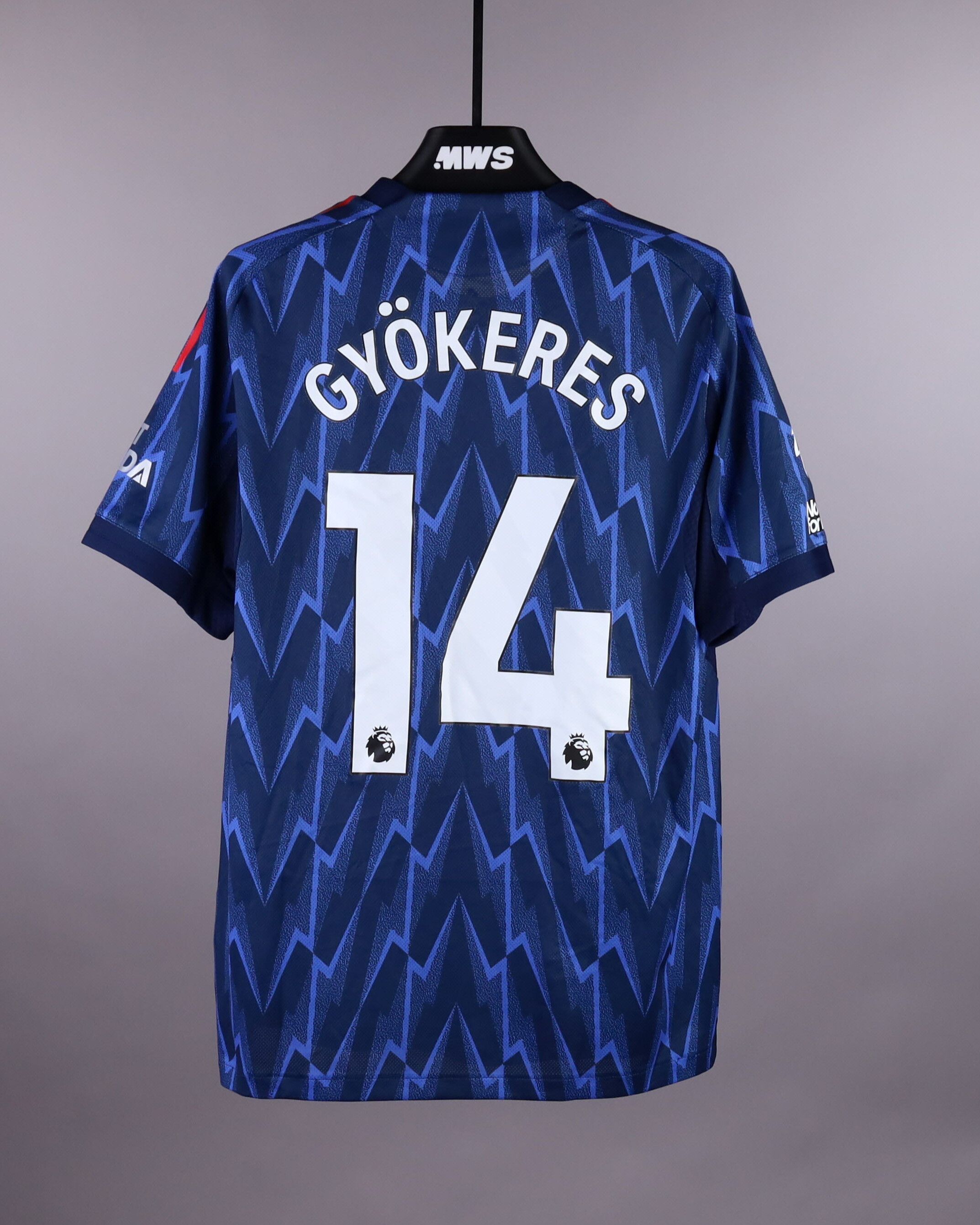 Viktor Gyökeres Arsenal shirt