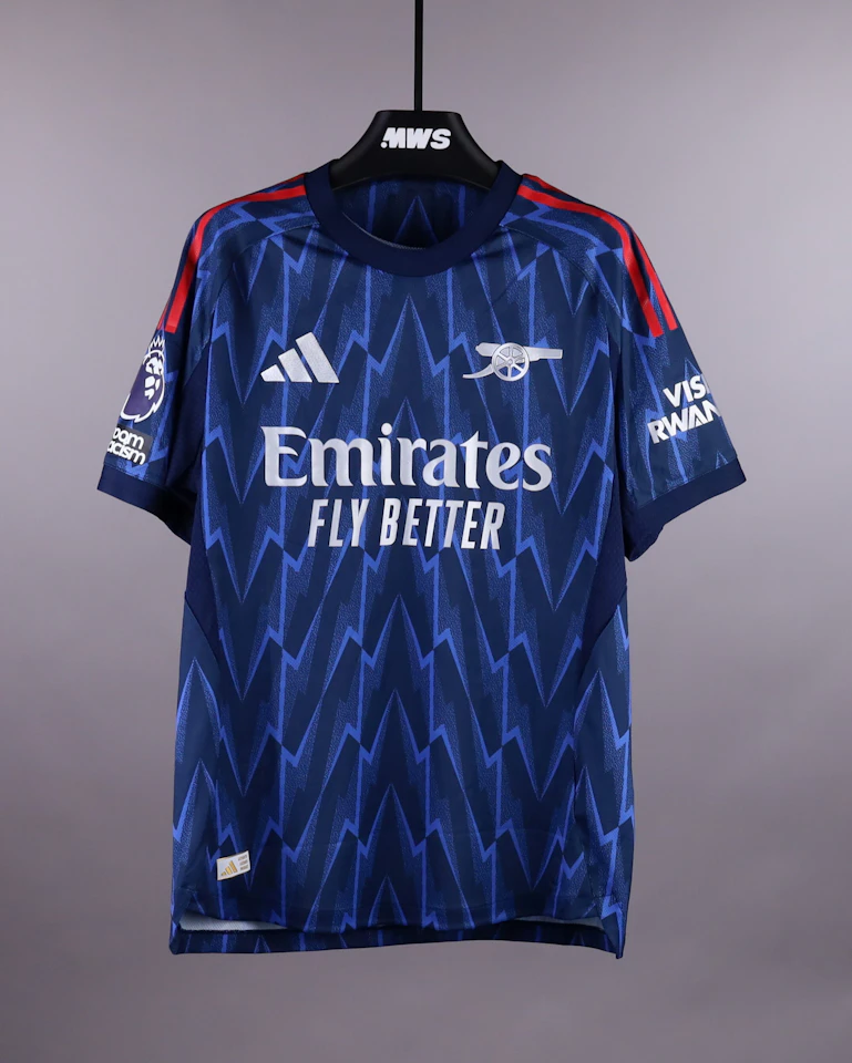 Viktor Gyökeres Arsenal shirt
