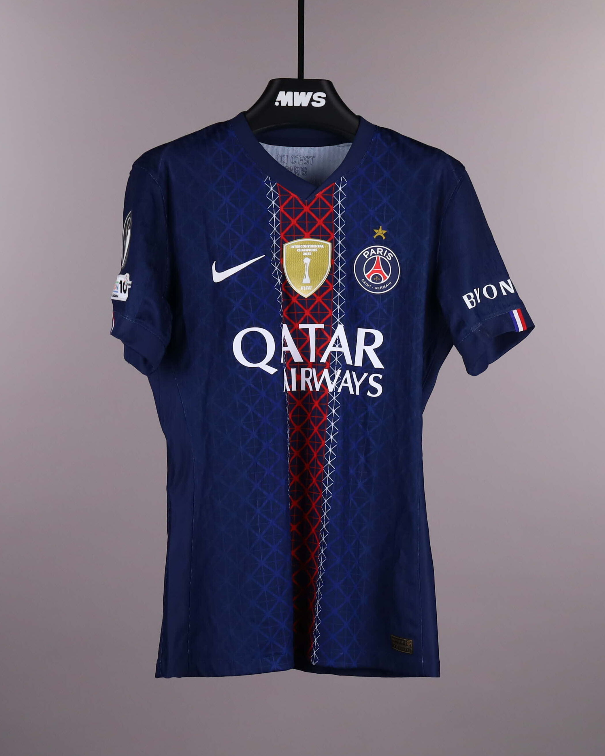 Vitinha Paris Saint-Germain shirt