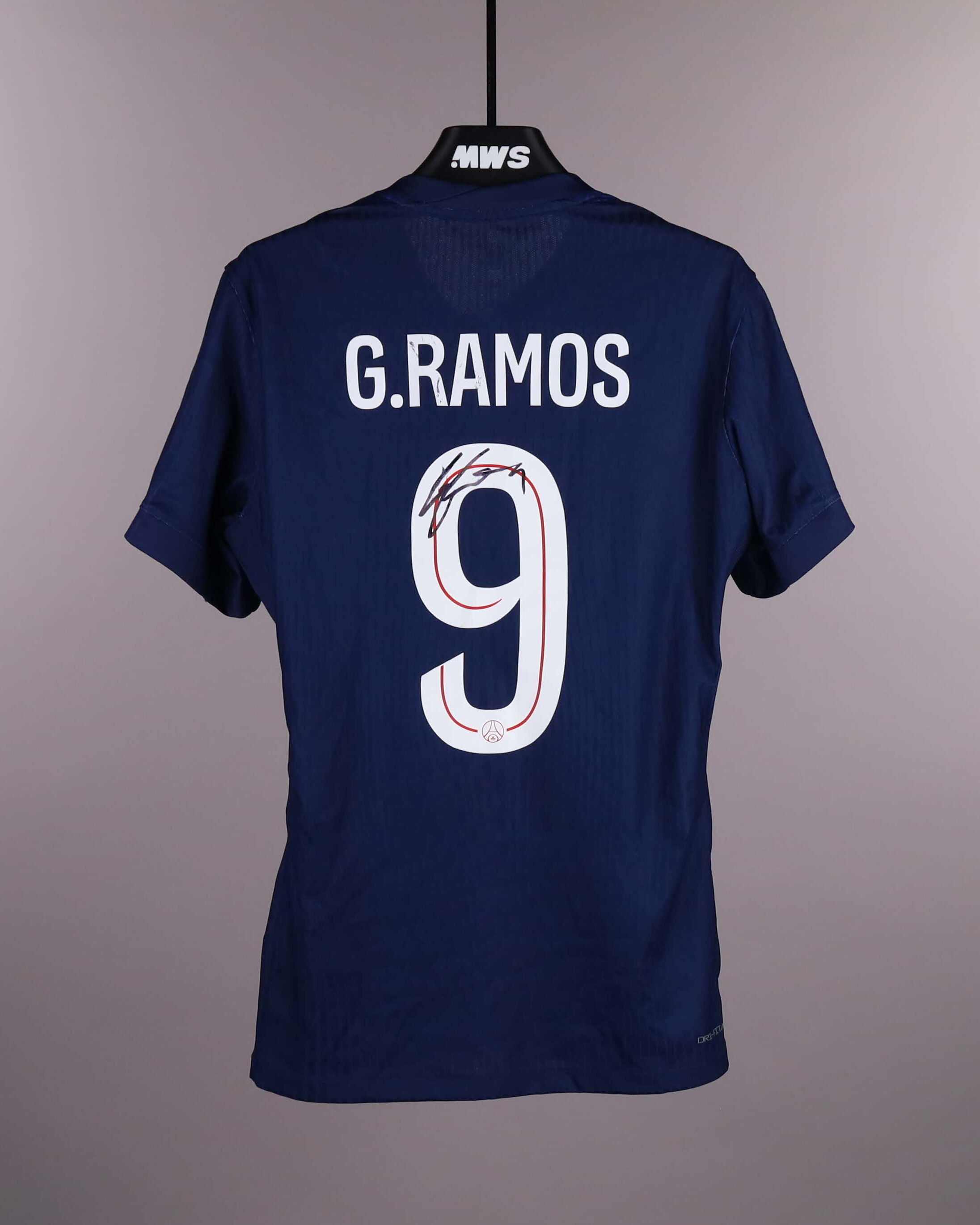 Gonçalo Ramos Paris Saint-Germain shirt