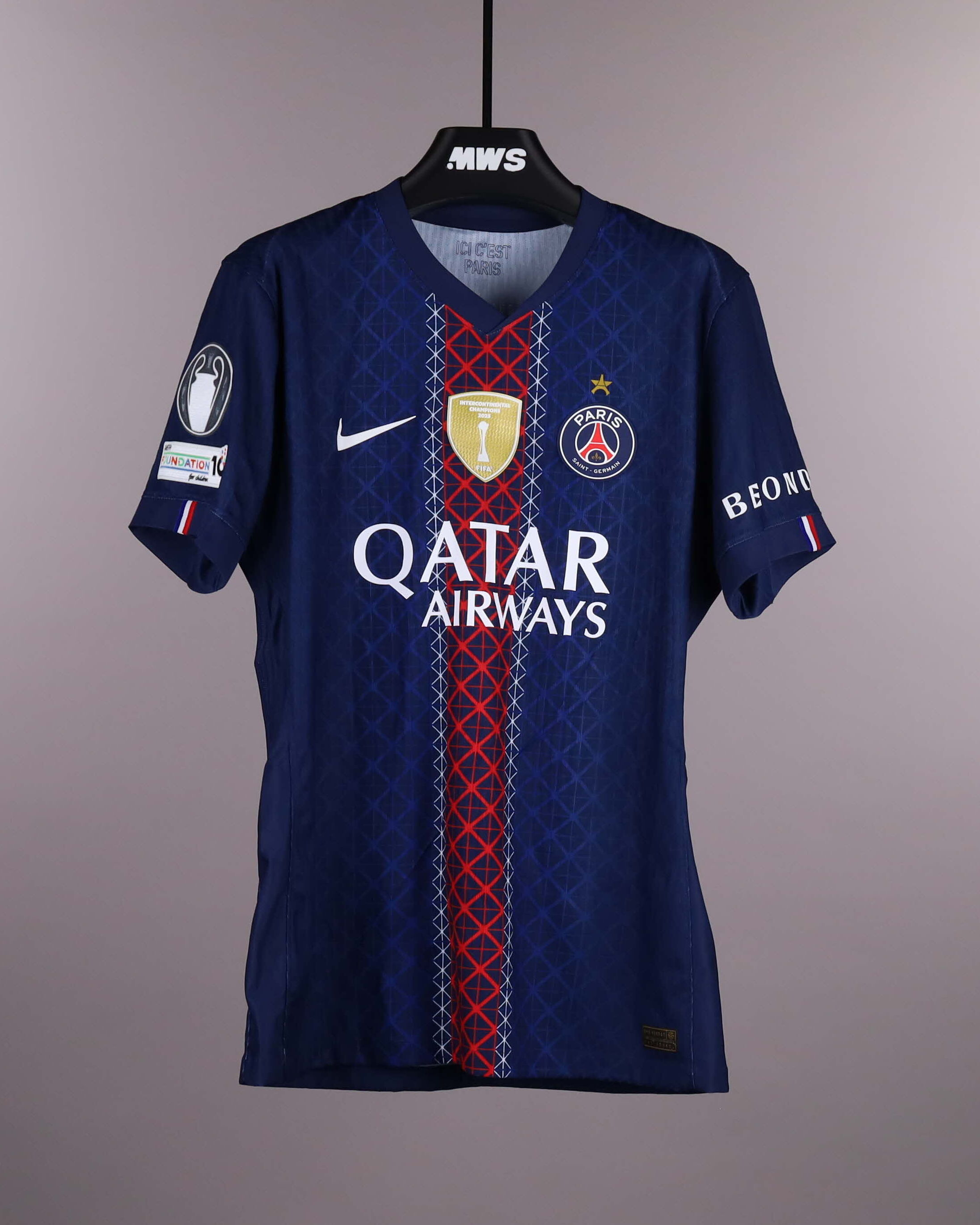 Gonçalo Ramos Paris Saint-Germain shirt
