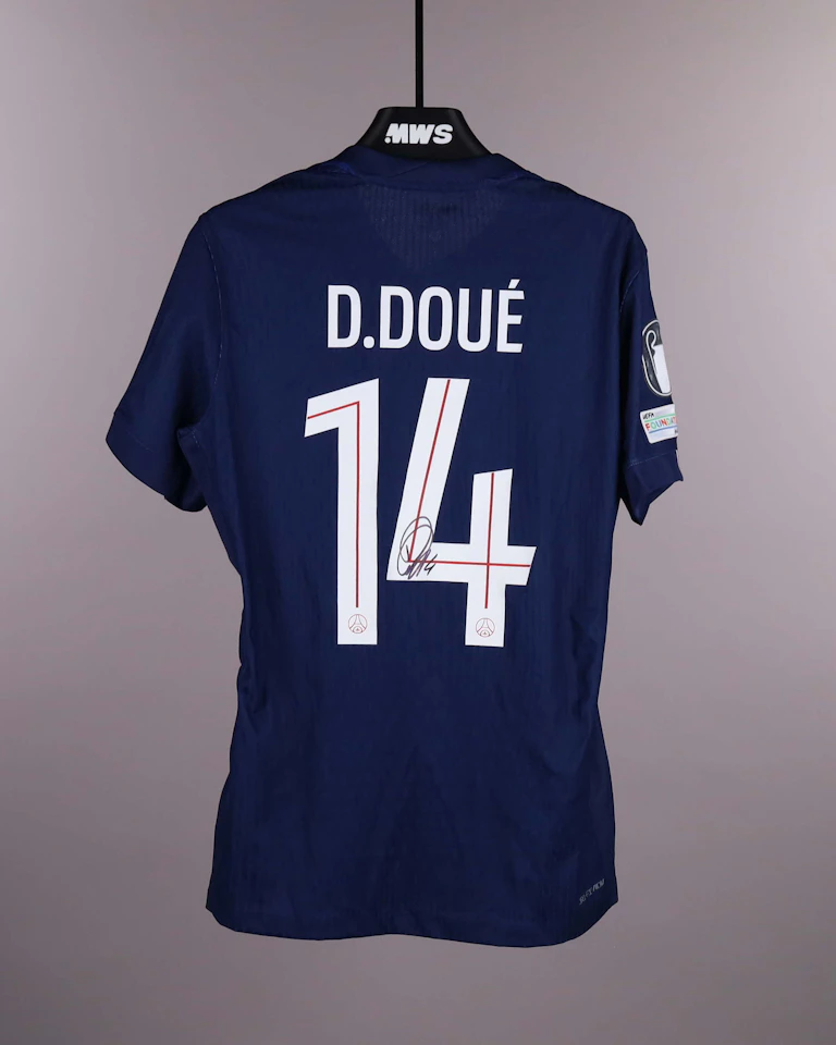 Désiré Doué Paris Saint-Germain shirt