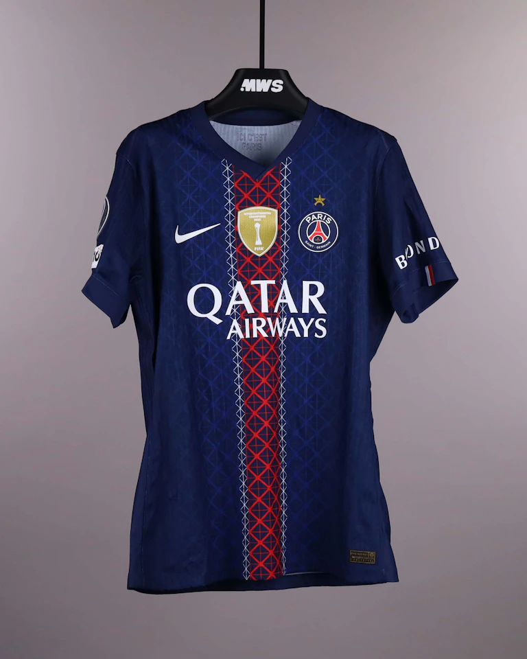 Désiré Doué Paris Saint-Germain shirt