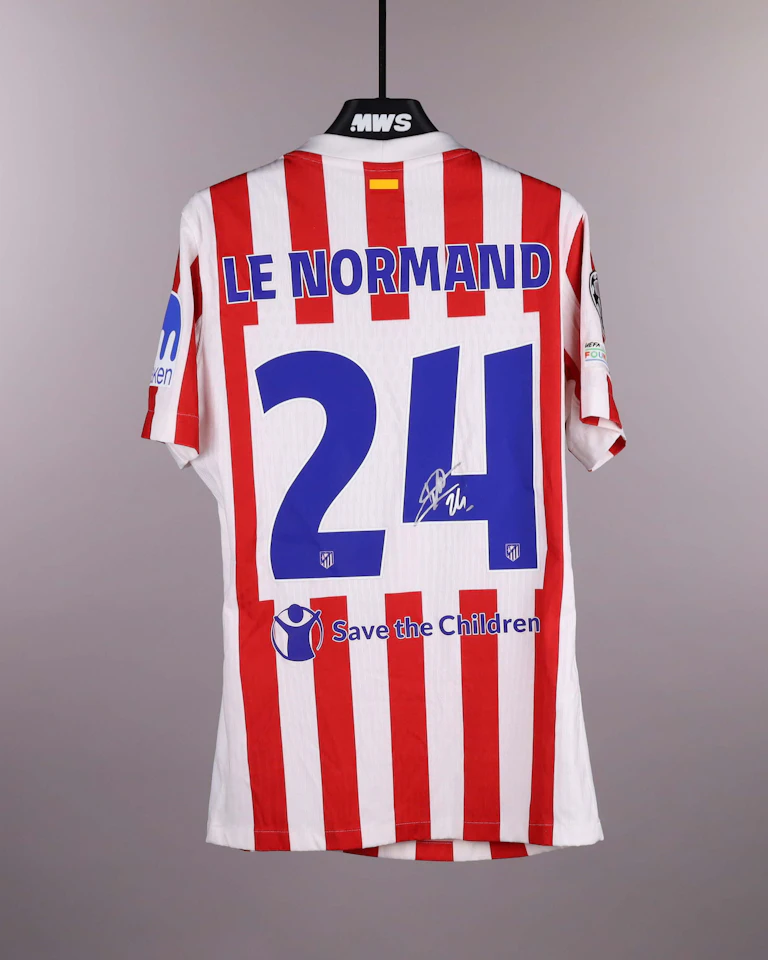Robin Le Normand Atlético de Madrid camisa.