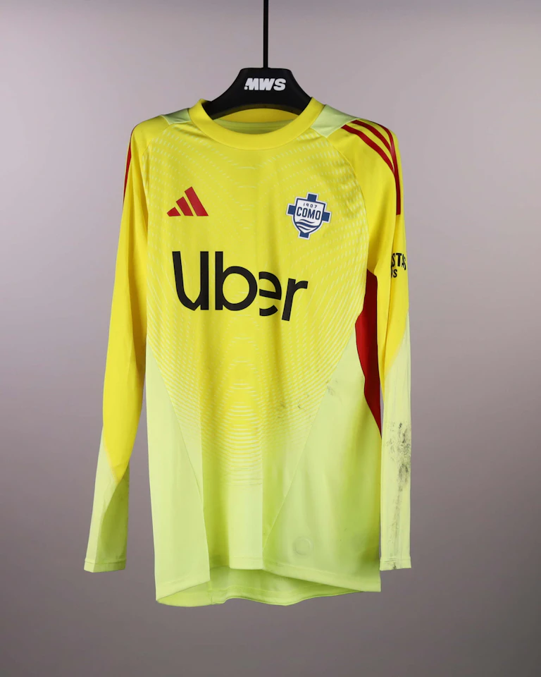 来自Como 1907的Jean Butez球衣