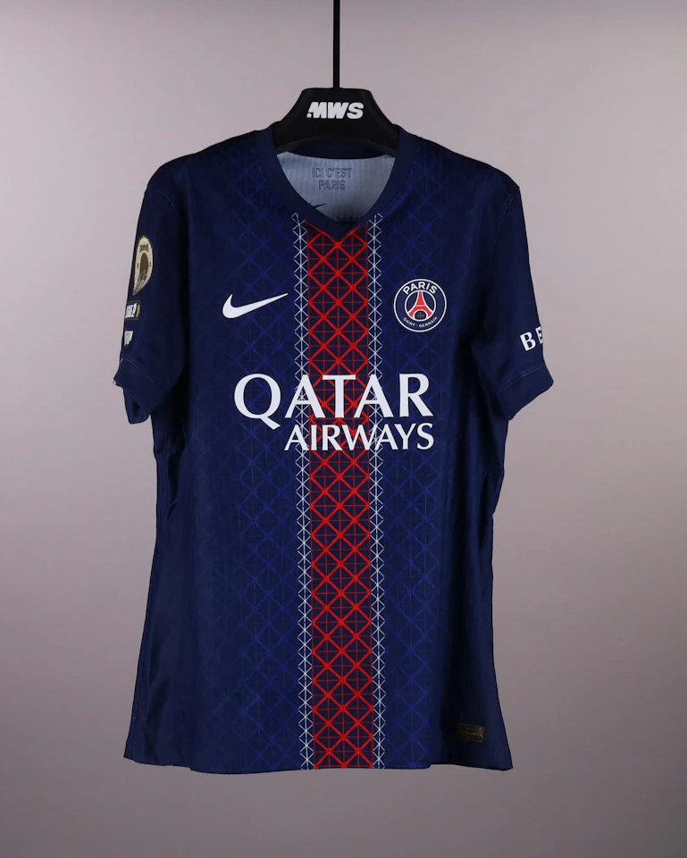 Gonçalo Ramos Paris Saint-Germain shirt