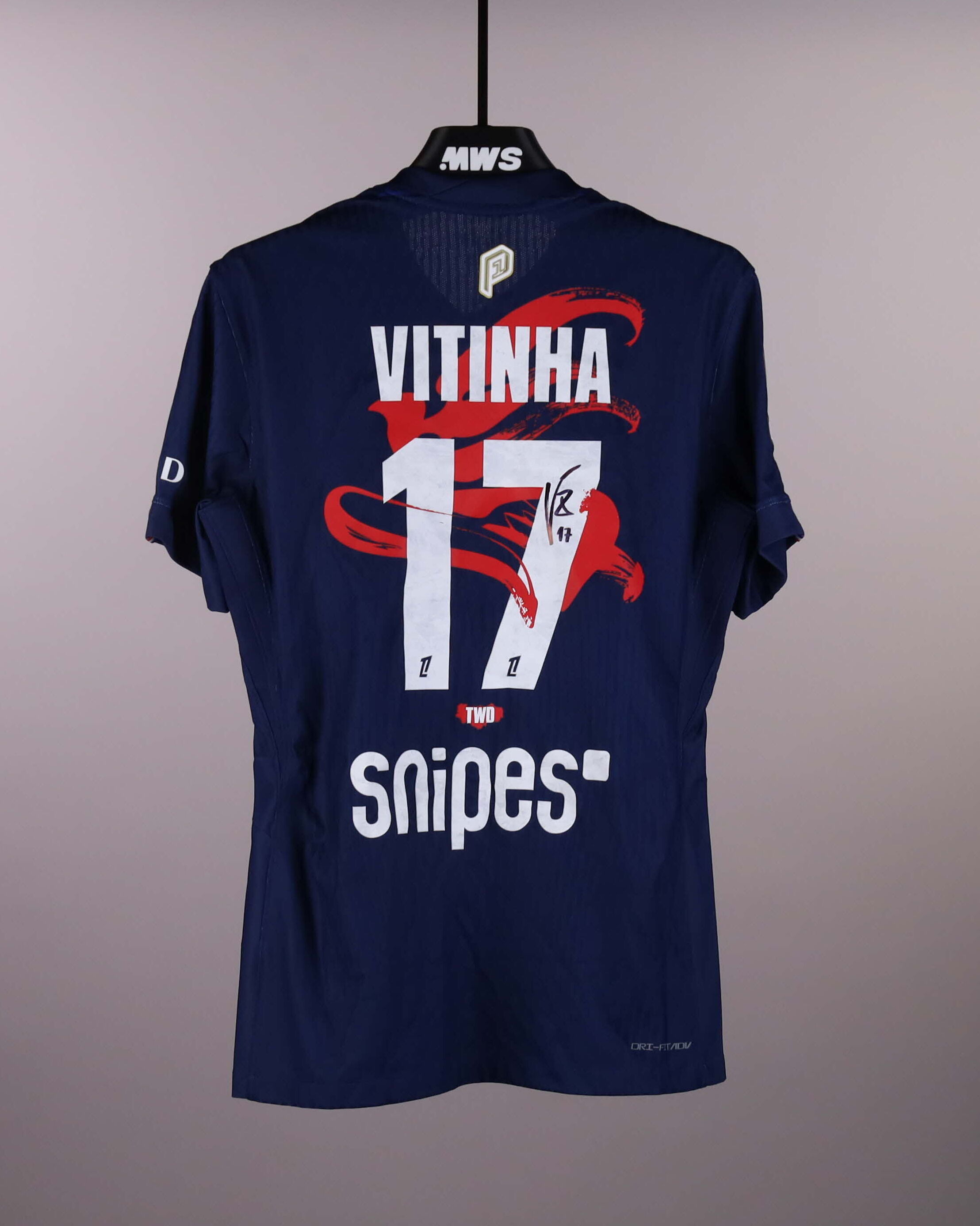 Vitinha Paris Saint-Germain shirt
