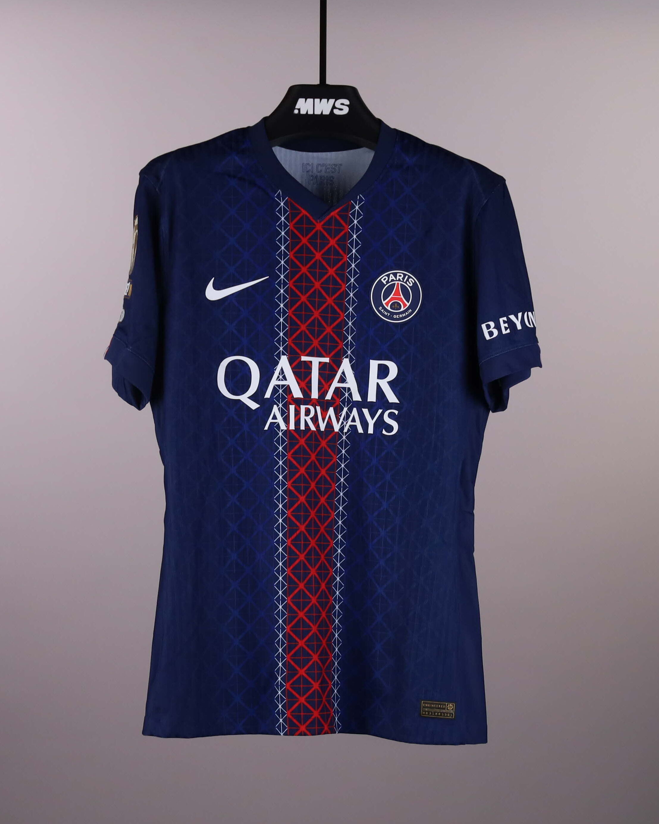 Vitinha Paris Saint-Germain shirt