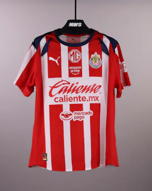来自Chivas Guadalajara的Armando González Alba球衣