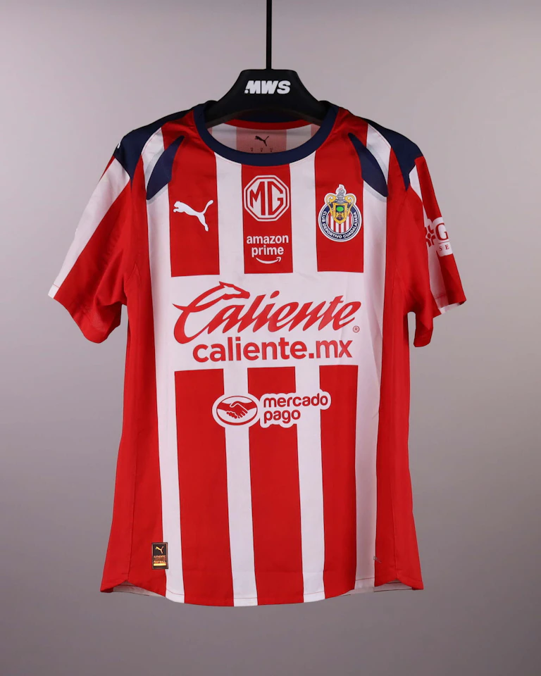 来自Chivas Guadalajara的Armando González Alba球衣