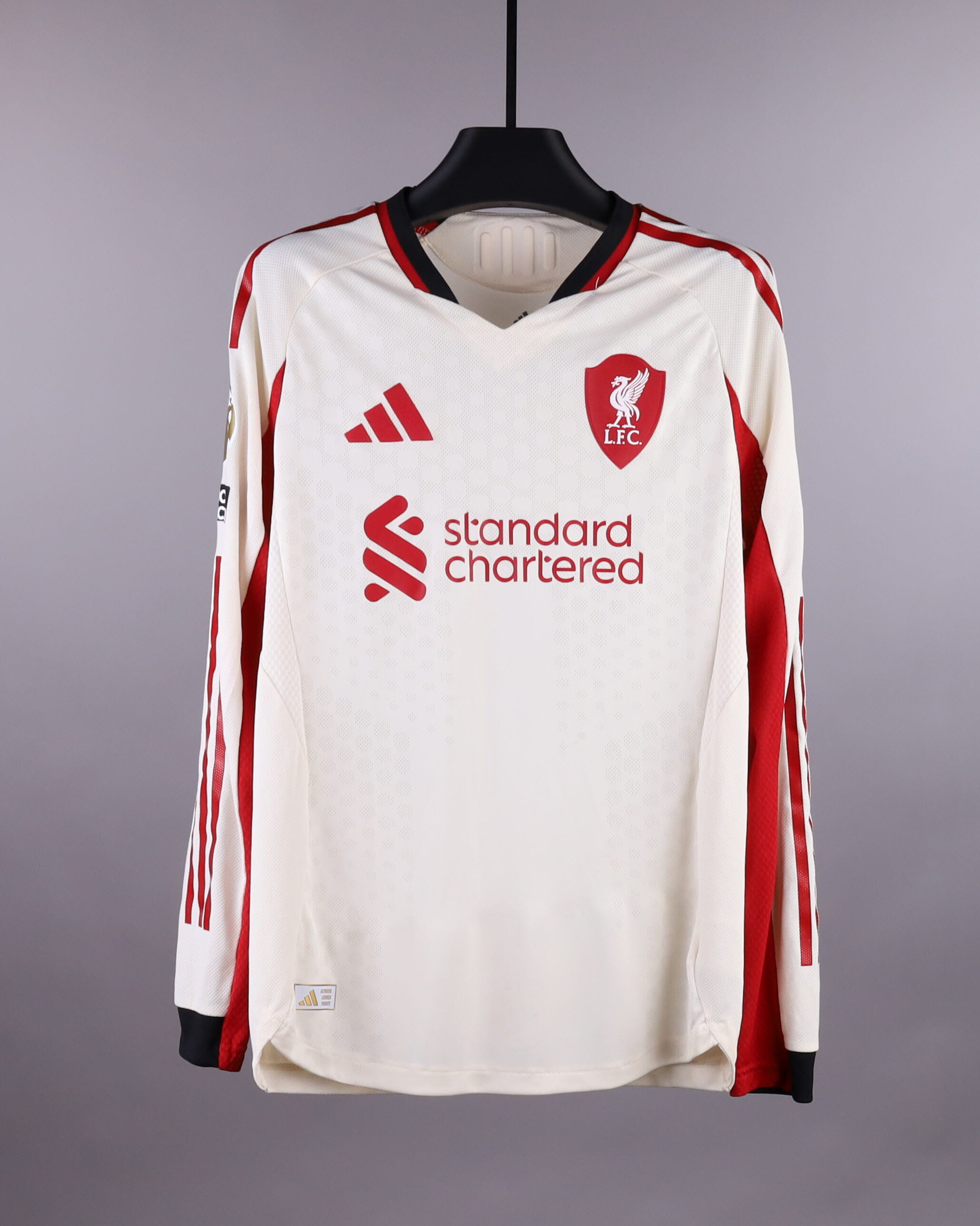 来自Liverpool的Alexis Mac Allister球衣