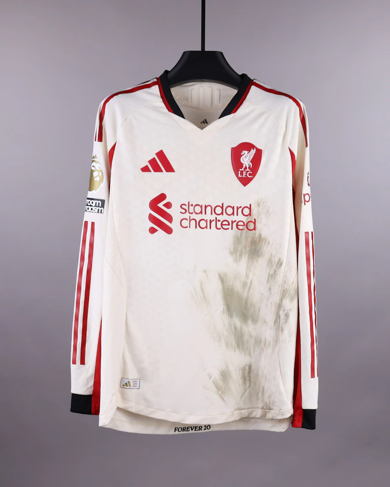 Curtis Jones Liverpool shirt