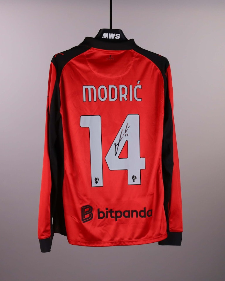 Luka Modrić AC Milan shirt