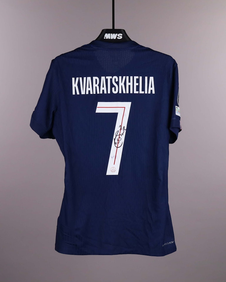 Khvicha Kvaratskhelia Paris Saint-Germain shirt