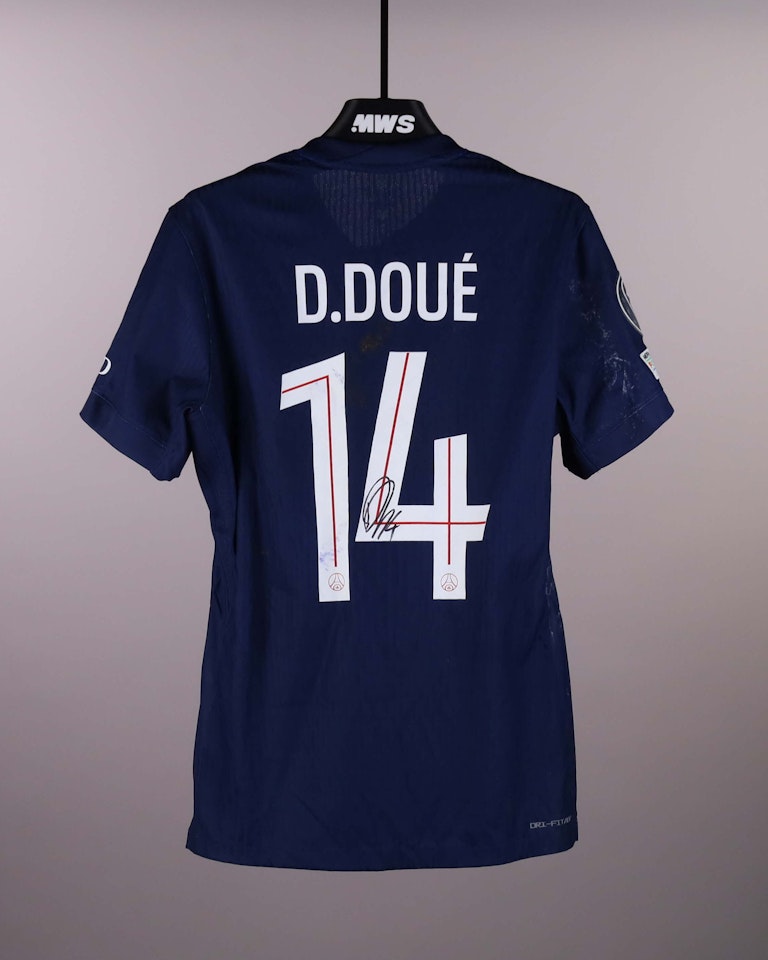 Désiré Doué Paris Saint-Germain shirt