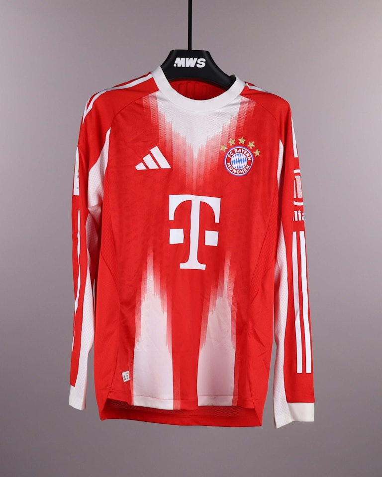 Leon Goretzka FC Bayern München shirt