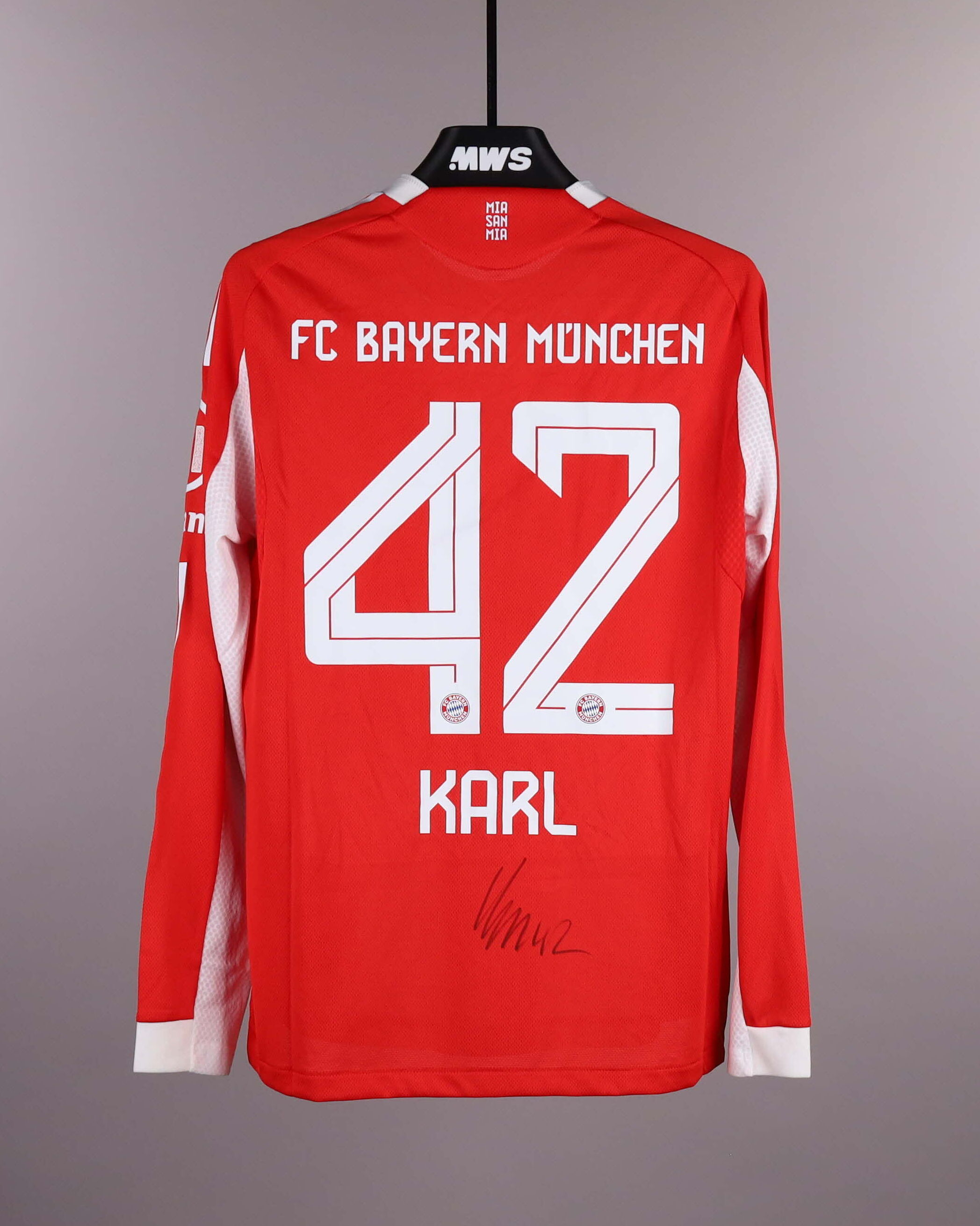 u*3様 FC Bayern KARL 42 長袖 ユニフォーム Lennart Karl | FC Bayern München - Eintracht Frankfurt