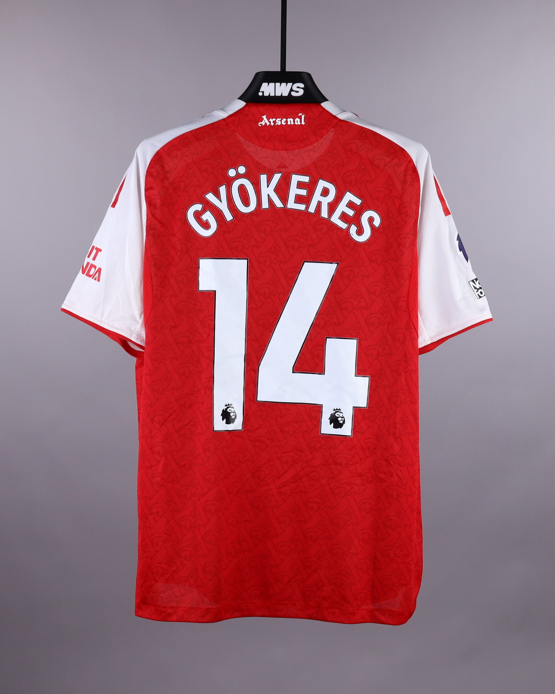 Viktor Gyökeres Arsenal shirt