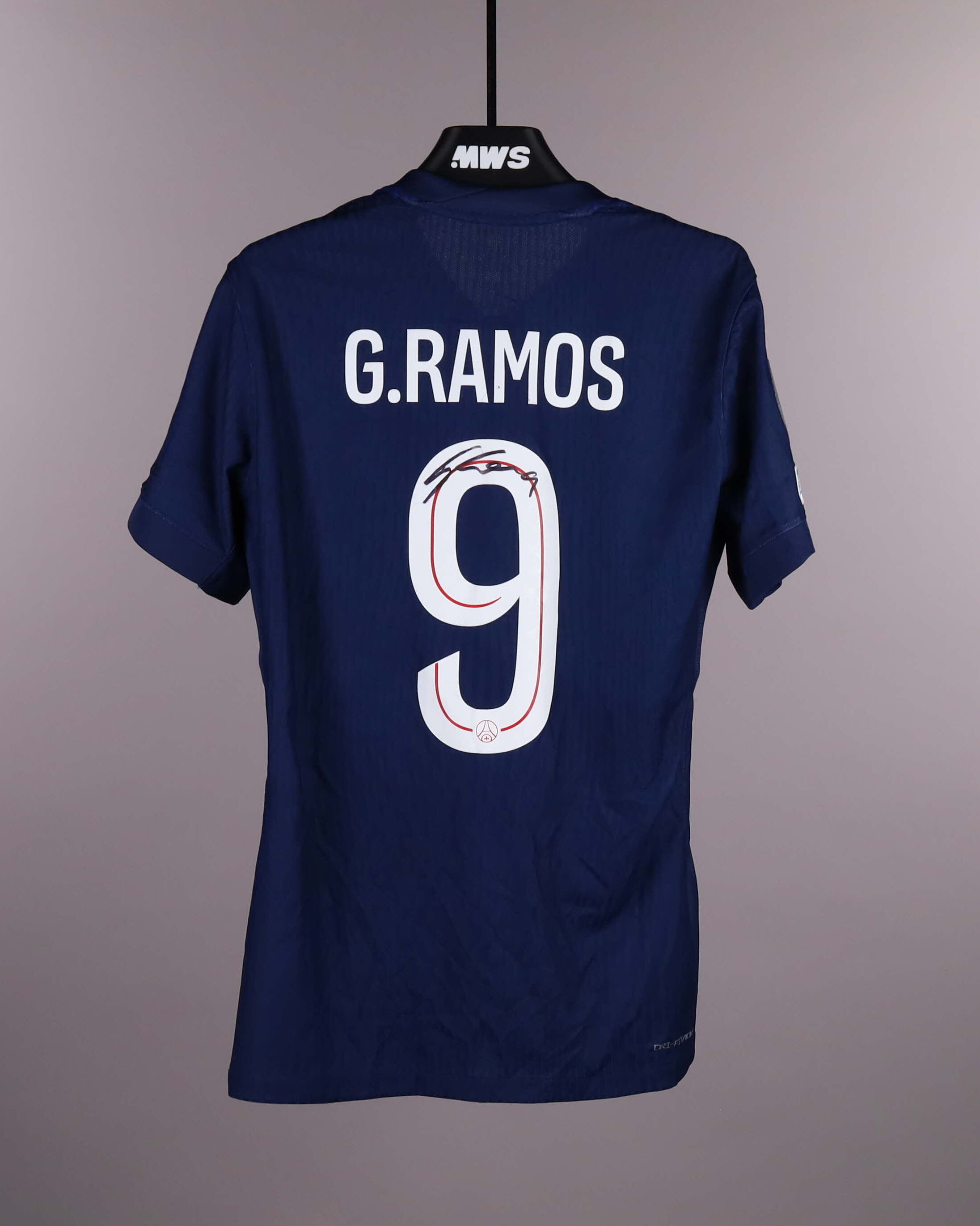 Gonçalo Ramos Paris Saint-Germain shirt