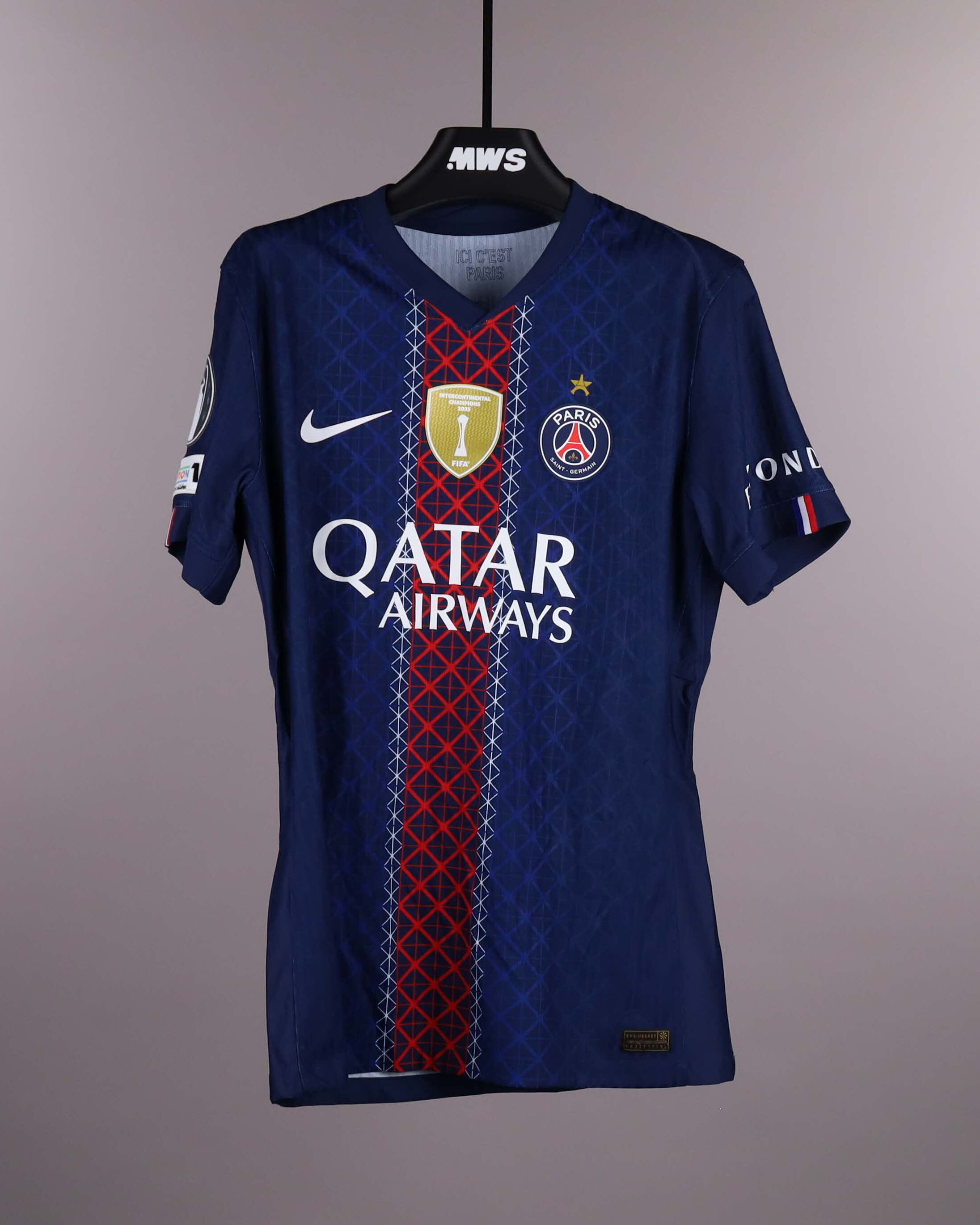 Gonçalo Ramos Paris Saint-Germain shirt