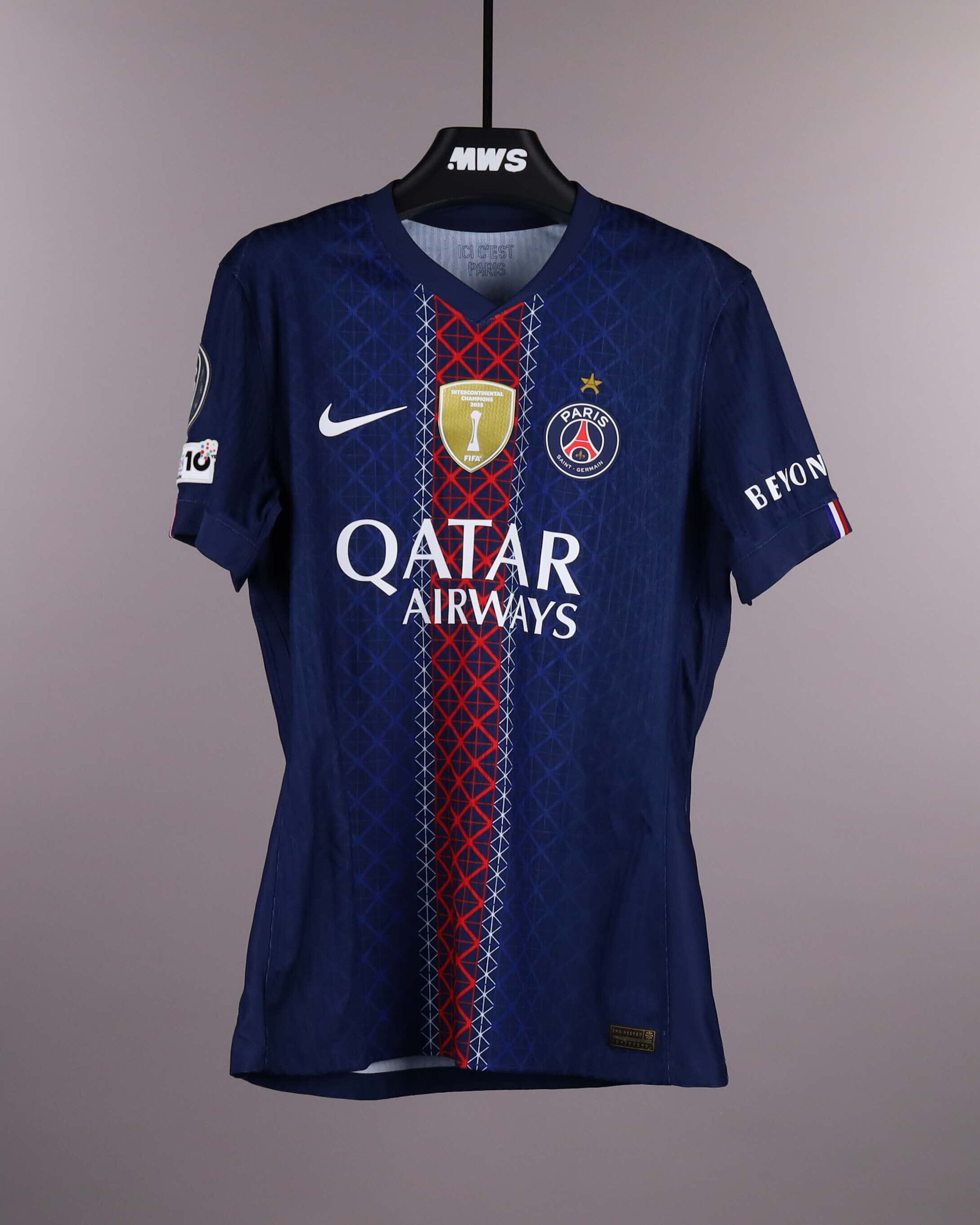 Bradley Barcola Paris Saint-Germain shirt