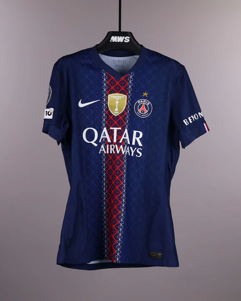 Bradley Barcola Paris Saint-Germain shirt