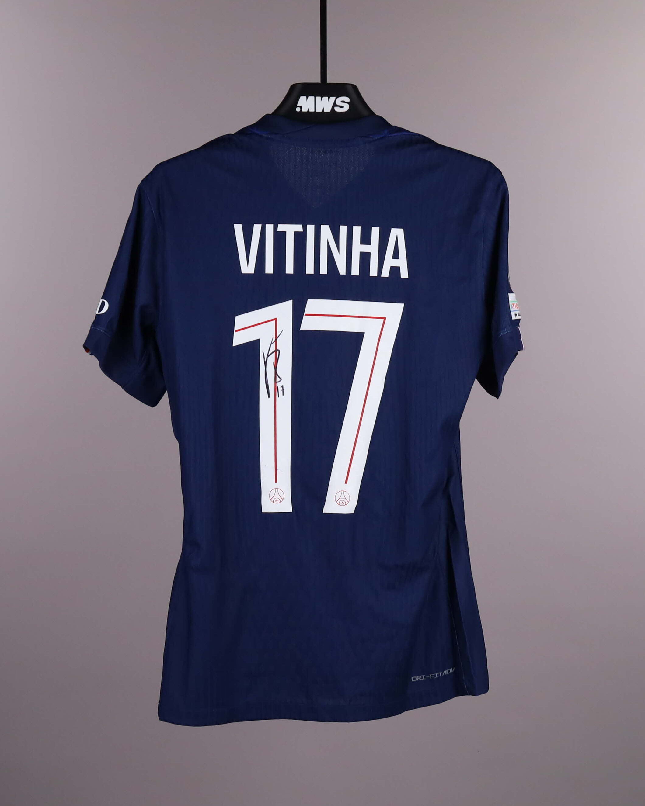 Vitinha Paris Saint-Germain shirt