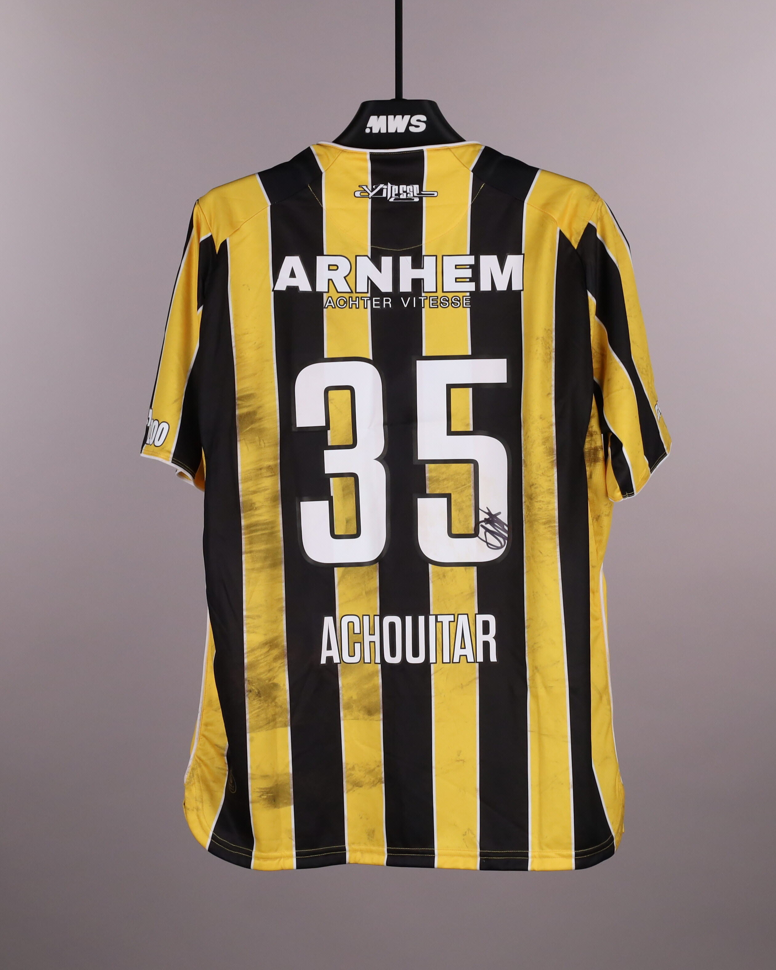 フィテッセ　vitesse サイン入り サッカーシャツ Official Vitesse Soccer Game-Worn Jerseys Auctions - MatchWornShirt