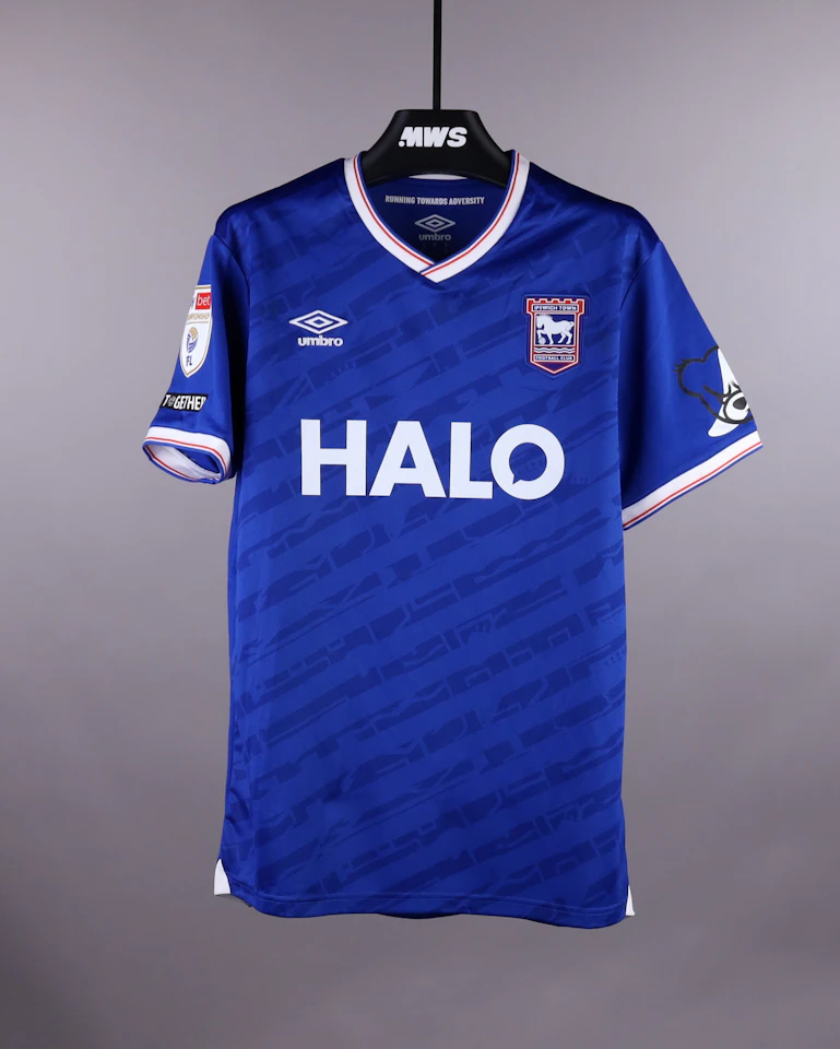 来自Ipswich Town的Azor Matusiwa球衣